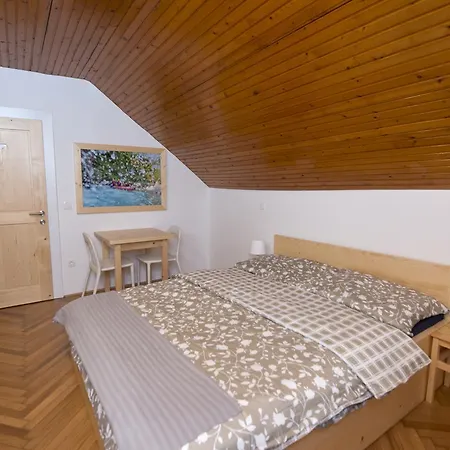 Lipa Guest house 2*