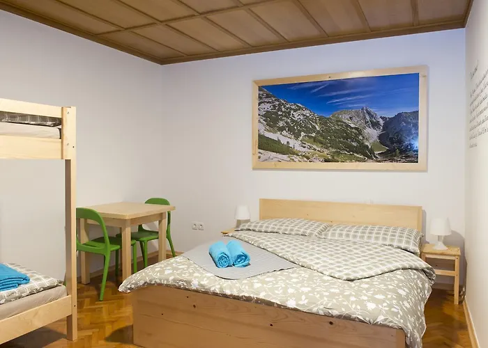 Lipa Hiša za goste 2*